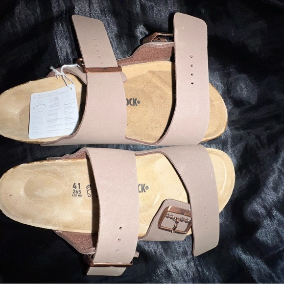 New with tags Birkenstock’s - Picture 2 of 4